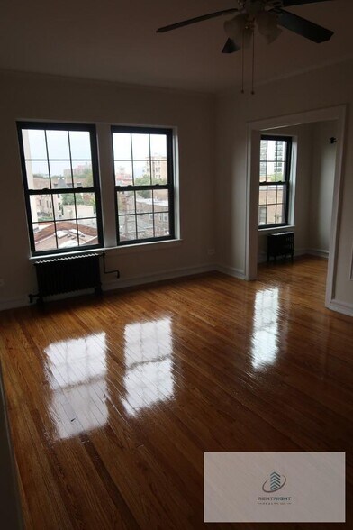 Building Photo - 426 W Briar Pl