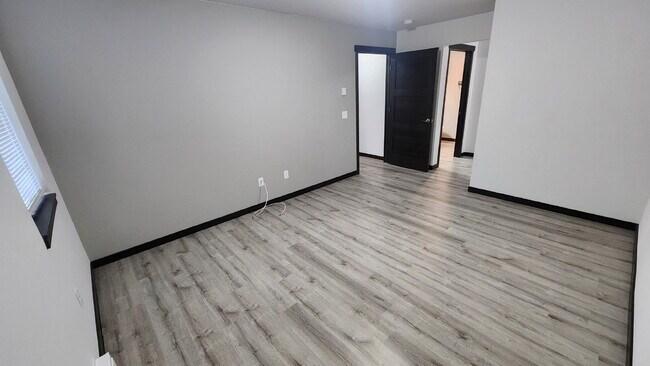 Building Photo - Modern 2 Bedroom, 2 Bathroom Residence wit...
