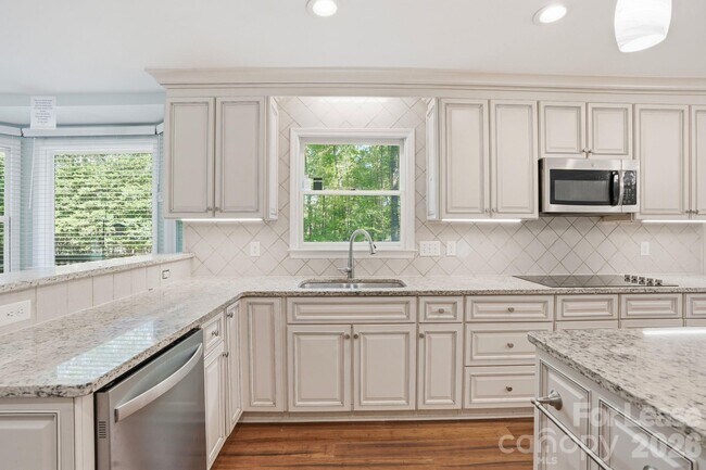 Building Photo - 301 Sardis Rd N