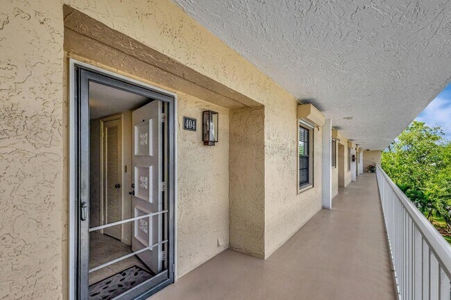 Building Photo - 300 N Hwy A1A