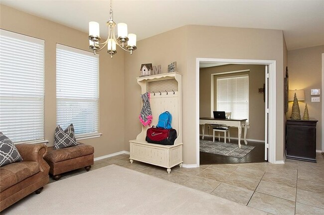 Building Photo - 105 Golden Bear Dr