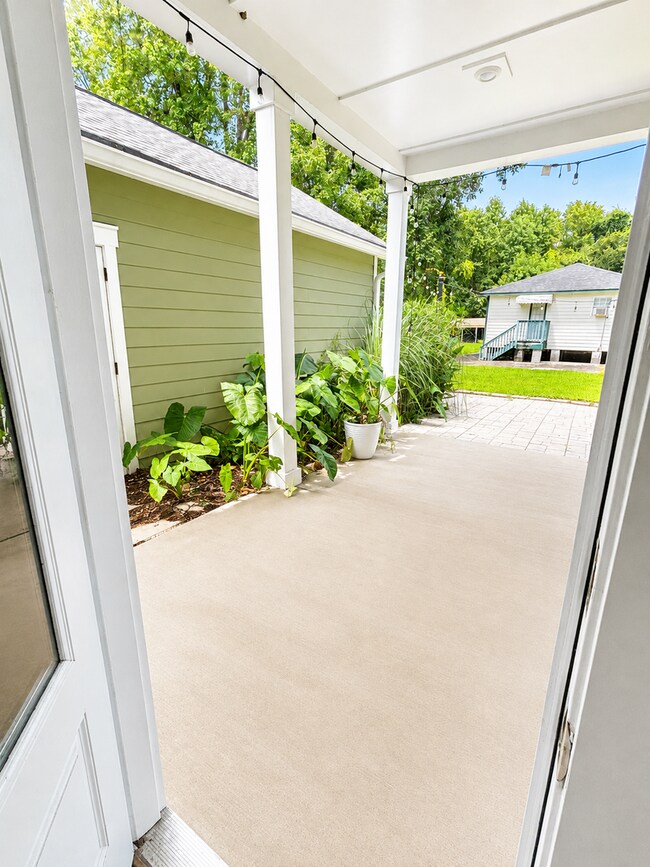 Building Photo - 1502 Layback Aly