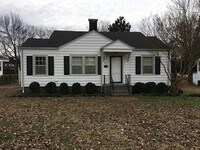 Building Photo - 2617 Bonita Cir SW