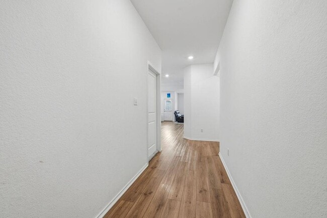 Building Photo - 1733 Catahoula Dr