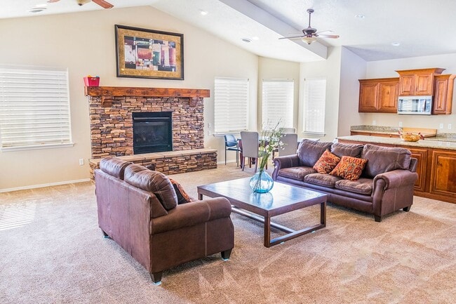 Building Photo - 11063 W Brassy Cove Loop