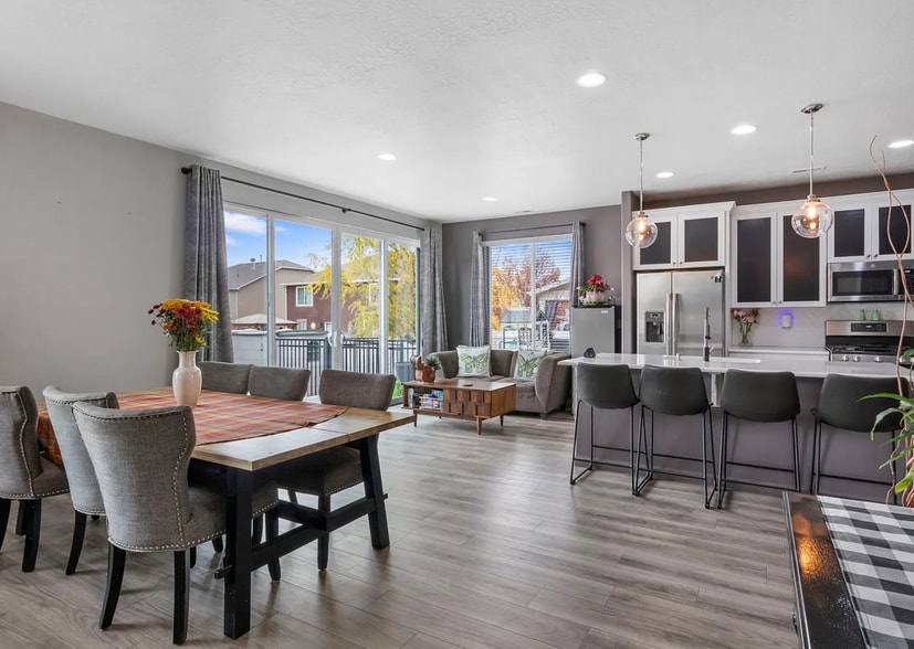 Building Photo - 743 W 1150 S