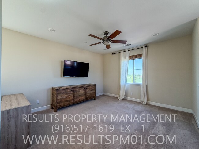 Building Photo - Must See! Lovely Former Model Smart Home 4 Bed 3 Bath