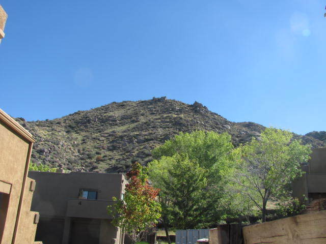 Building Photo - FOOTHILLS 3 Bedroom 2.5 Bath with garage  ...