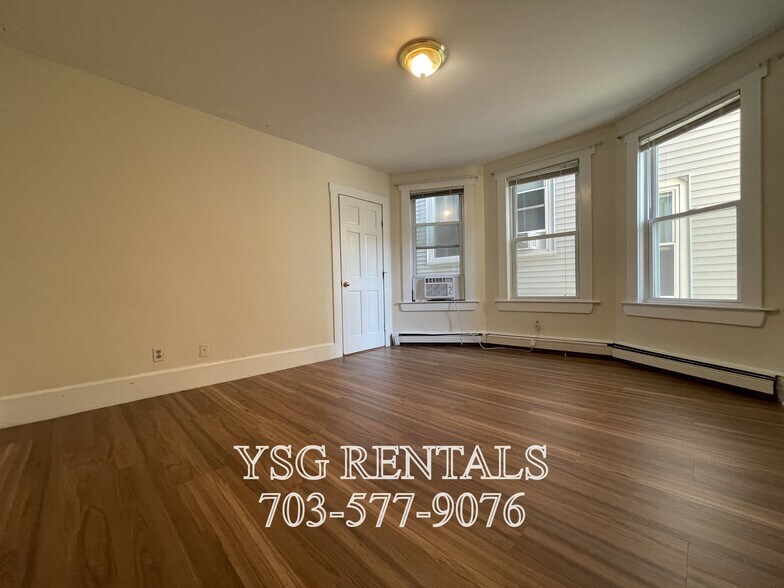 Building Photo - 38 Calumet St