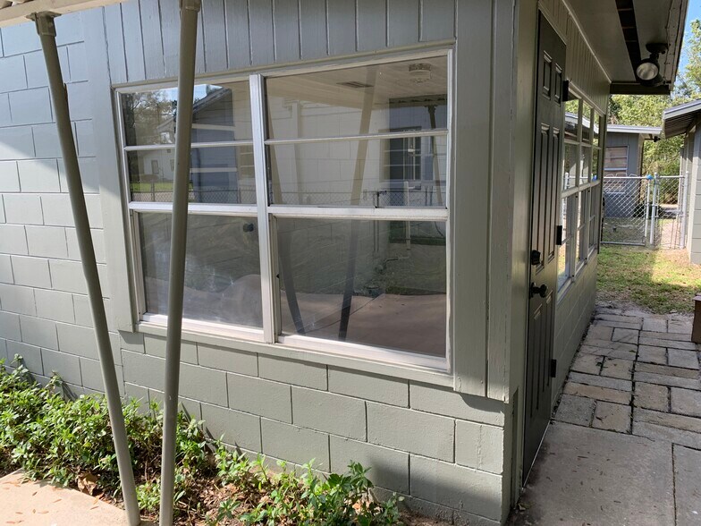 Building Photo - 127 E Kentucky Ave