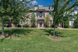 Building Photo - 1930 Chestnut Pk Ln