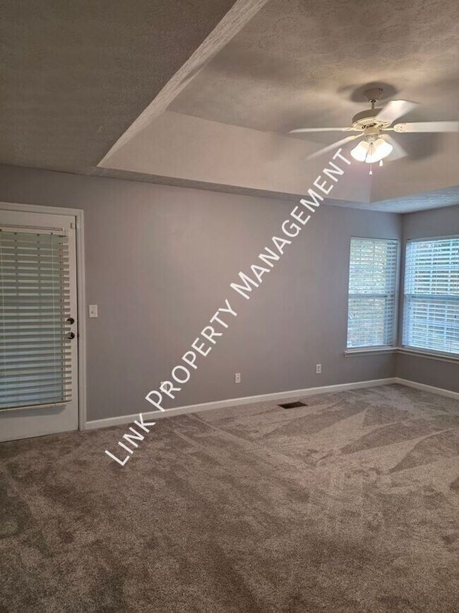 Building Photo - Beautiful 4-Bedroom Home in Desirable Harrison Location – Minutes from Volkswagen Plant!