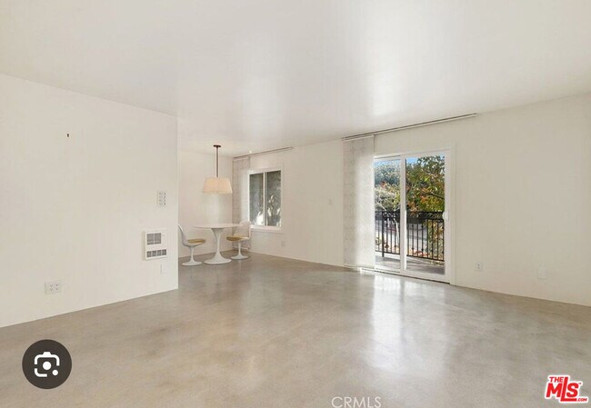 Building Photo - 1125 Pico Blvd