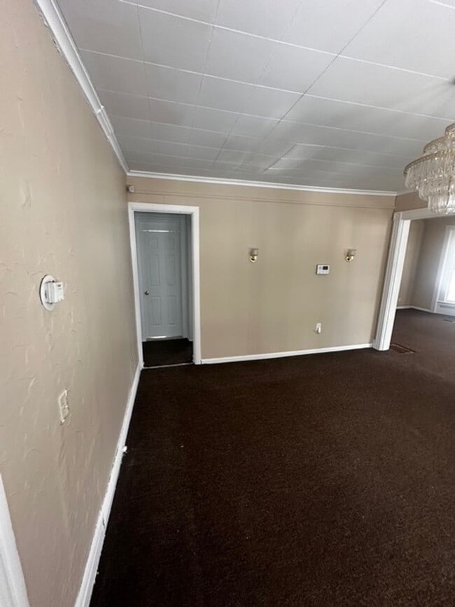 Building Photo - 97 Glendale Park