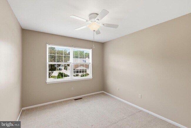 Building Photo - 251 N Caroline Pl