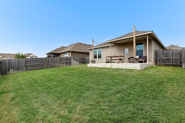 Building Photo - 469 Grace Lilly Dr
