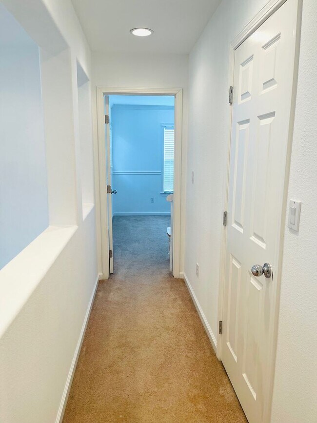 Building Photo - 4285 Bromley Ct