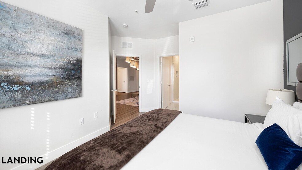 Building Photo - 4950 W Prescott St