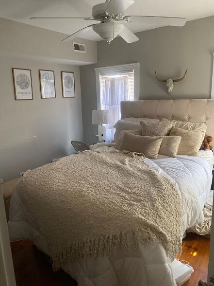 Building Photo - 15 Sires St