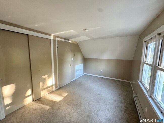 Building Photo - 482 Ash Dr