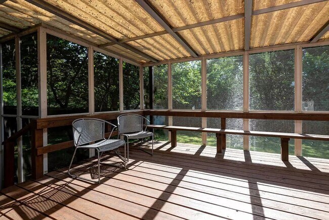 Building Photo - 3 Bed 2.5 Bath Springfield, MO