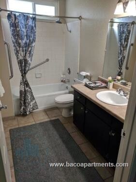 Building Photo - Villa East Apartments