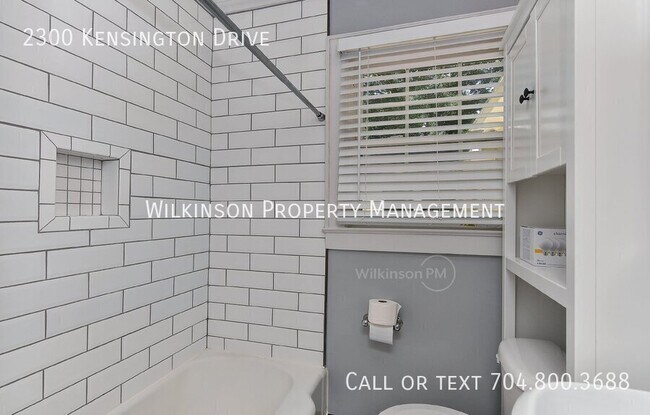 Building Photo - 2300 Kensington Dr