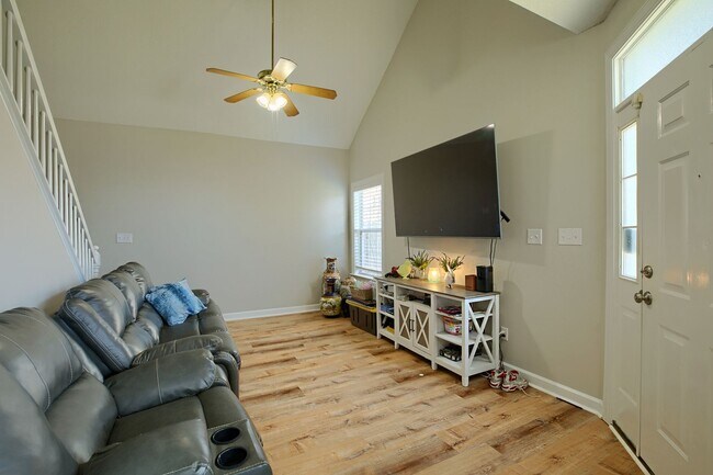 Building Photo - Call Sabrina Thomas at 757-767-0767 for more information