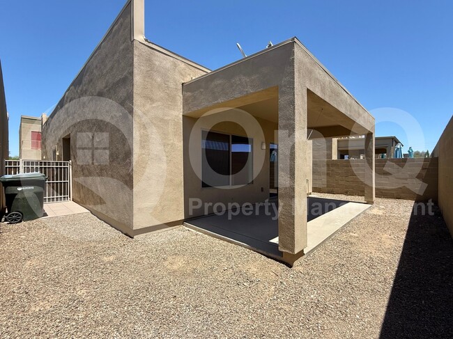 Building Photo - 3113 E Danbury Rd