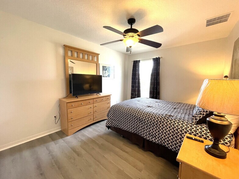 Building Photo - 229 Corvina Dr