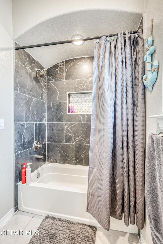 Building Photo - 2375 Enchanted Peaks