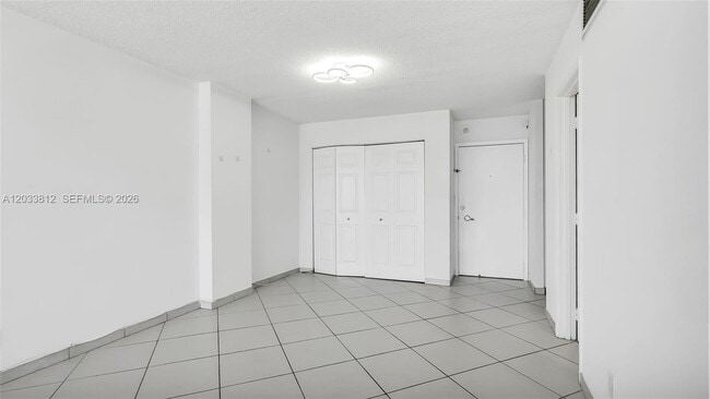Building Photo - 6770 Indian Creek Dr