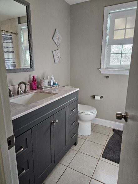 Building Photo - 8 Lee St