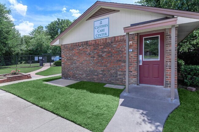 Building Photo - 2007 Teasley Ln