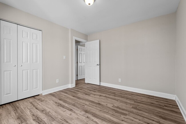 Building Photo - Two bedroom triplex in Raleigh: Available Now