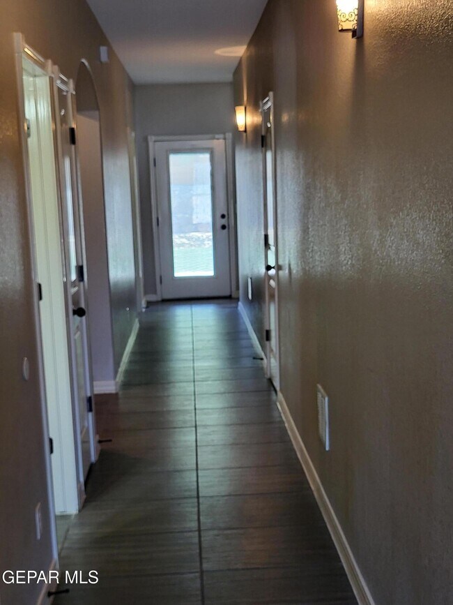 Building Photo - 3150 Spring Willow