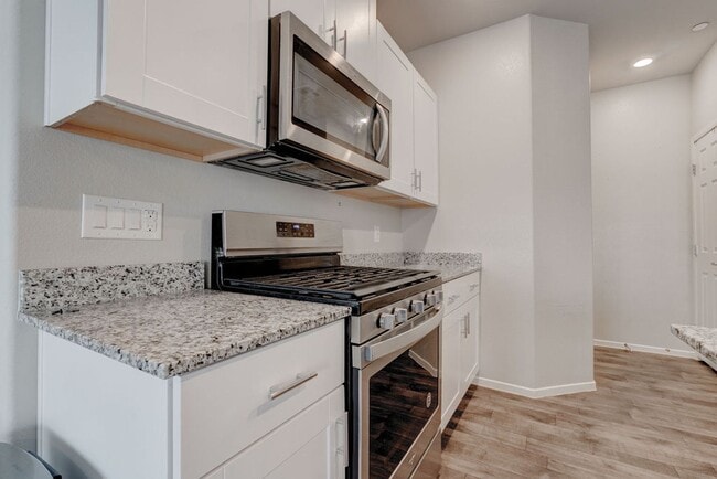 Building Photo - 4735 Ridgeley Ave