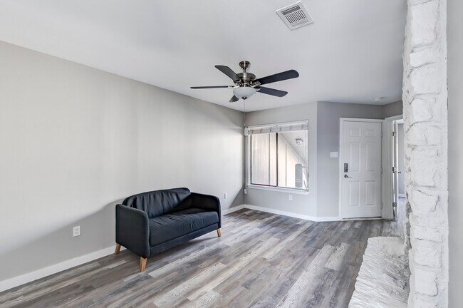 Building Photo - 1740 Timber Ridge Rd