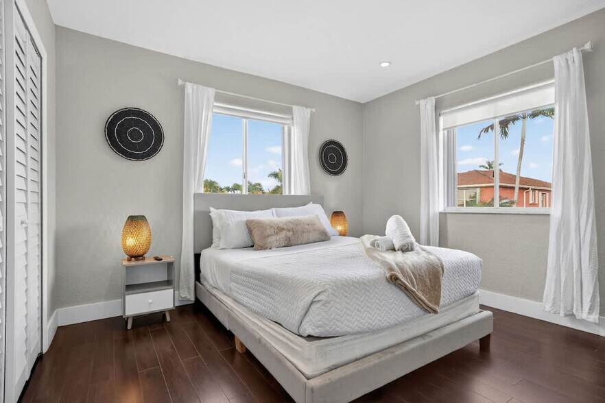 Building Photo - 5161 SW 159th Ct