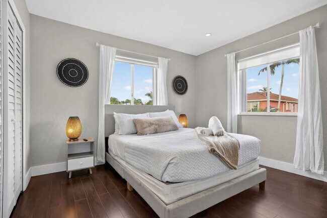 Building Photo - 5161 SW 159th Ct