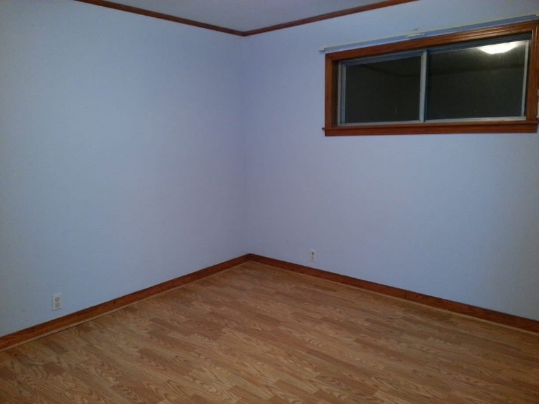 Building Photo - 83 Old Springfield Rd