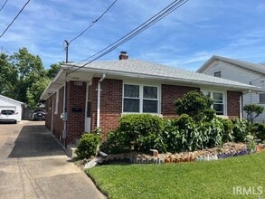 Building Photo - 118 S Weinbach Ave