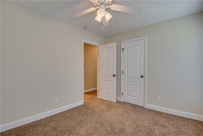Building Photo - 1089 Grove Landing Ln