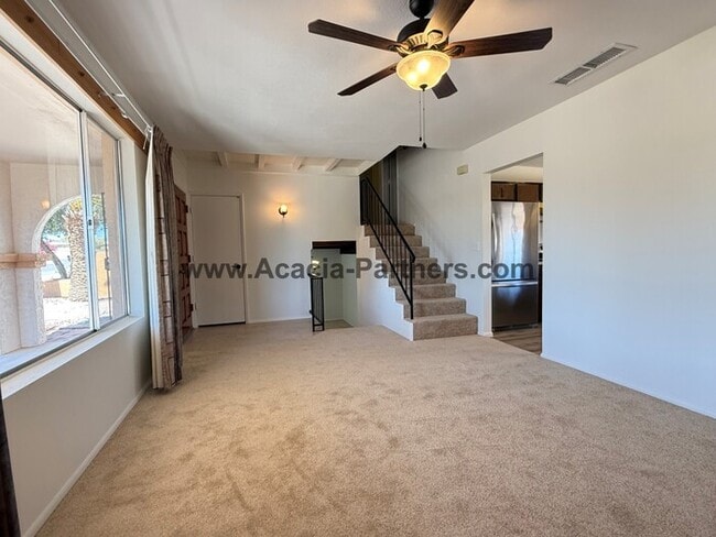Building Photo - Three Bedroom Multi Level Home