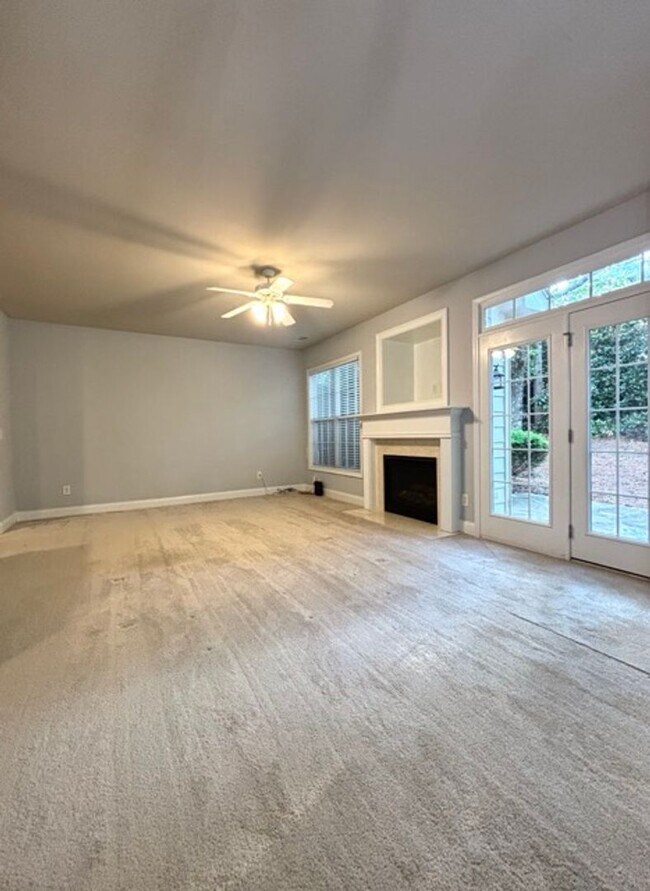 Building Photo - 2408 Strand Ave