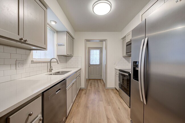 Building Photo - Beautiful 3 Bed 2 Bath in the Heart of Moore!