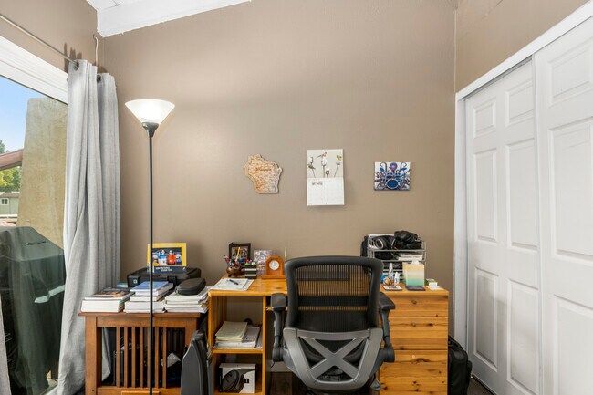 Building Photo - 1000 W MacArthur Blvd