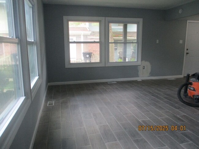 Building Photo - 25 Medford Ct