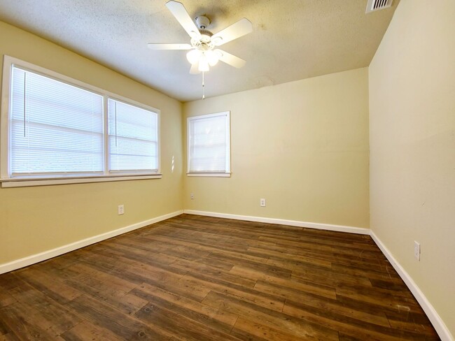 Building Photo - Cozy 3 Bedroom Home in East Lubbock