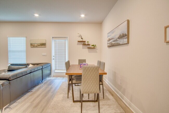 Building Photo - Gulf Breeze 3BR/2.5BA New Construction Townhome - Special: ½ Off Deposit for Active-Duty Military!